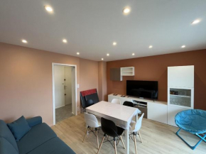Appartement Moderne Centre-Ville, Proche Plage, 5 Couchages, Parking Privé - FR-1-197-555